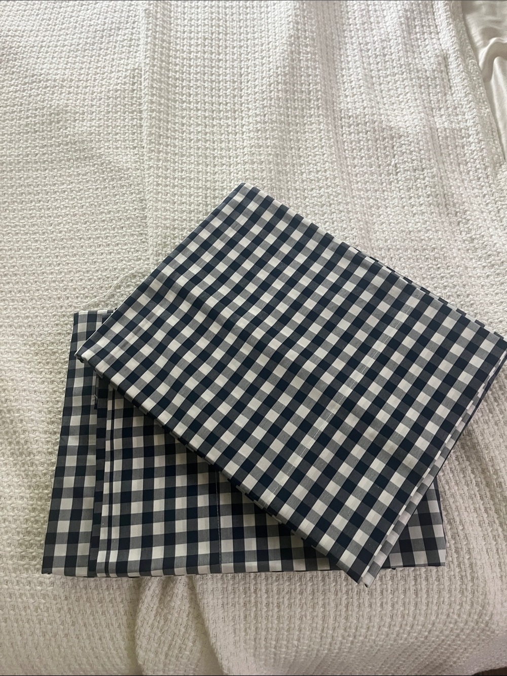 NWOT Petite Plume Flat Twin Sheet- Set of 2